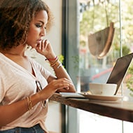 woman-laptop-mirror